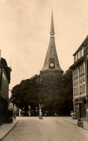 1937 Straße Op de Göten und Marktplatz mit der Kirche