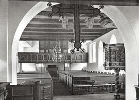 1962 Blick durch das Kirchenschiff auf die Orgel der Kirche St. Nicolai zu Beidenfleth in der Wilstermarsch