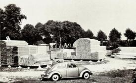 1956 Baustoffhandlung Grothusen an der Burger Straße in Wilster