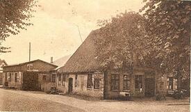 1932 Wewelsfleth - Gasthof Mahn an der Einmündung der Deichreihe in die Dorfstraße