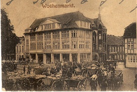 1915, Wochenmarkt auf dem Marktplatz der Sadt Wilster