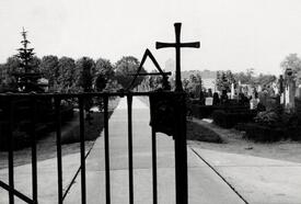 1962 Eingang zum Wilsteraner Friedhof im Bischof