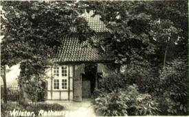 1903 Kleines Gartenhaus bzw. Badehaus im Bürgermeister Garten am Palais Doos in Wilster