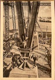 1914 - 1920 Bau der Hochbrücke Hochdonn - Absetzen der Stützenwand auf das Lager