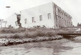 12.05.1963 umgestürztes Kornhaus Burg