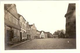 1880 Südwestseite des Marktplatzes in Wilster