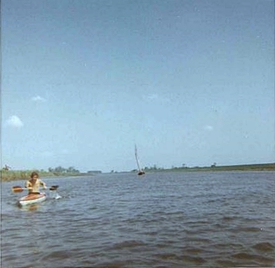 1970 Wilsteraner Wassersportler - Paddler und Segler - auf dem Uhrendorfer Rack der Stör