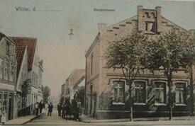 1907 Nordostecke des Marktplatzes, Burger Straße in der Stadt Wilster