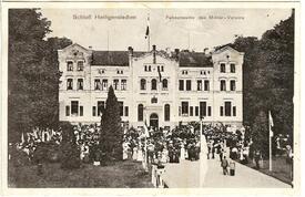 1911 Fahnenweihe des Militärvereins am Herrenhaus des adligen Gutes Heiligenstedten