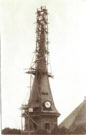 1919 Reparatur der Turmspitze der Bartholomäus Kirche zu Wilster